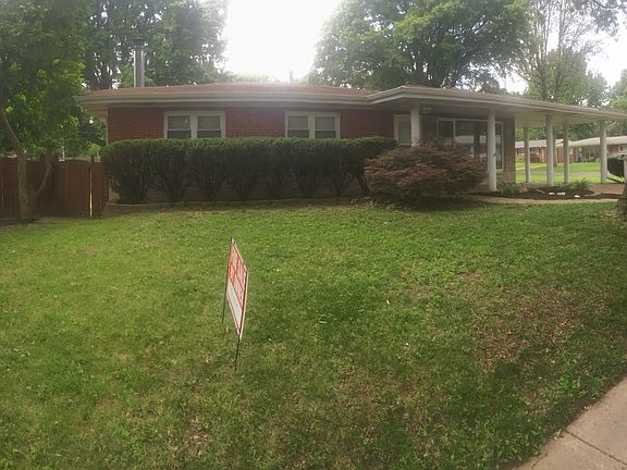 Panoramic View from curb