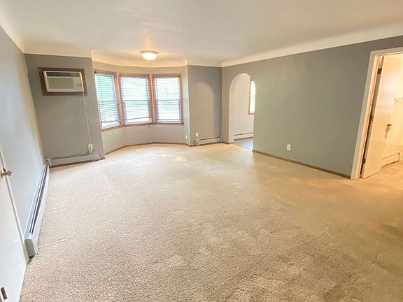 3rd image of 385 Ashland Ave APT C