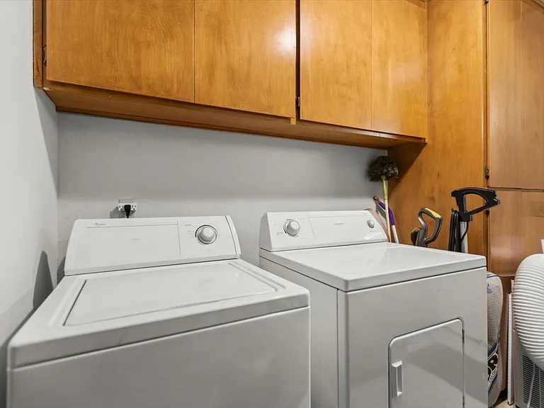 2518 Elizabeth Dr — Photo 10