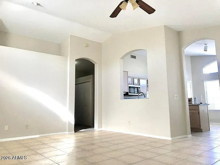 7427 W Crest Ln — Photo 5
