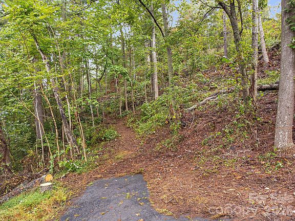 3rd image of 99999 Beaverbrook Rd #2