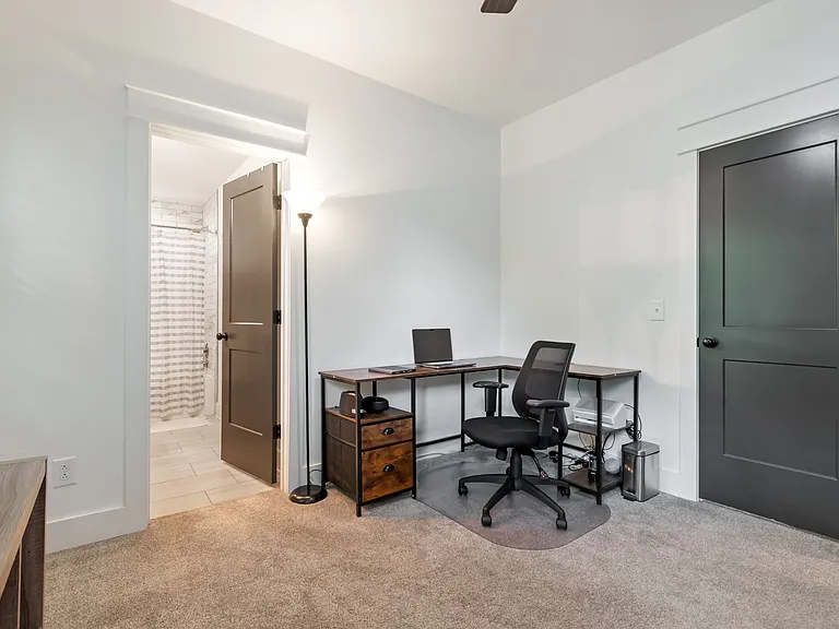 Second upstairs bedroom (currently used as an office)