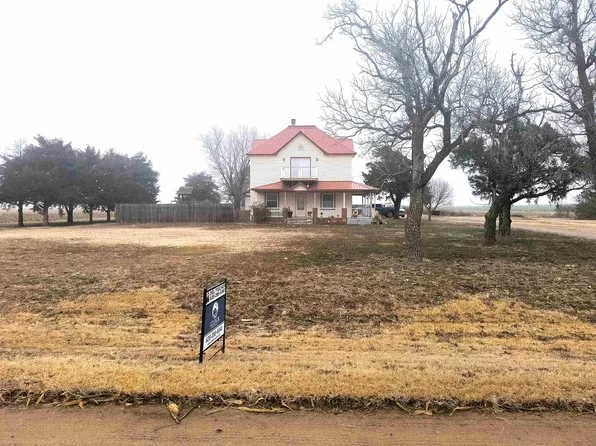 1906 J Rd, Garfield, KS 67529