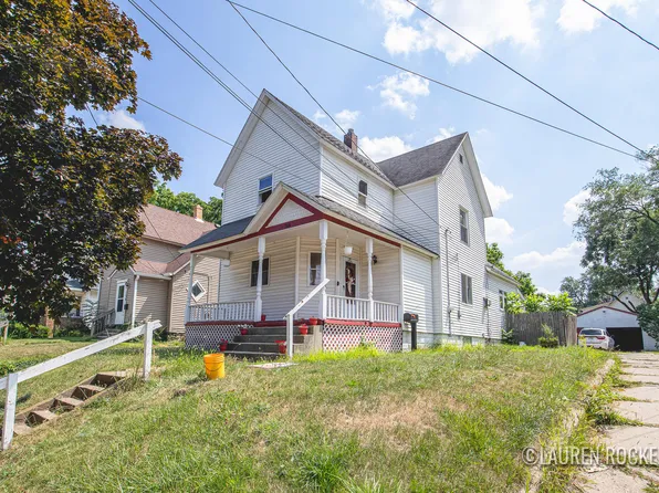 126 Page St NE, Grand Rapids, MI 49505
