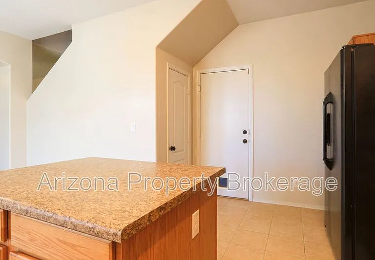 16862 N 182nd Ln — Photo 4