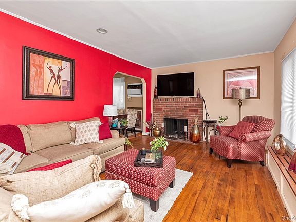 3rd image of 44 Marlowe Road