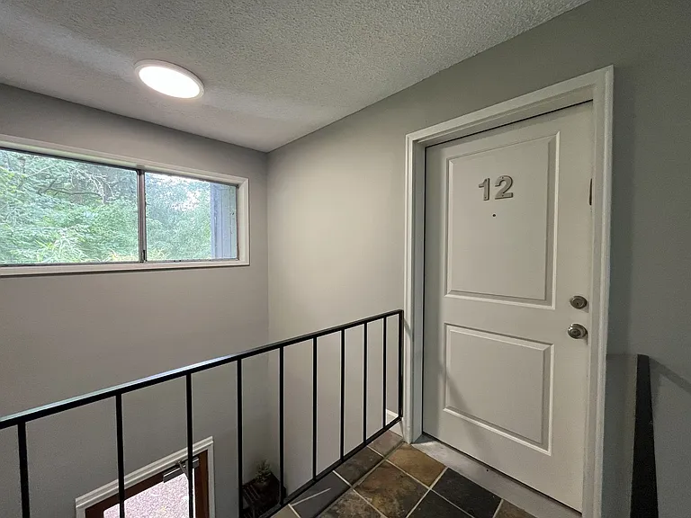 15827 NE Glisan St #12 — Photo 5