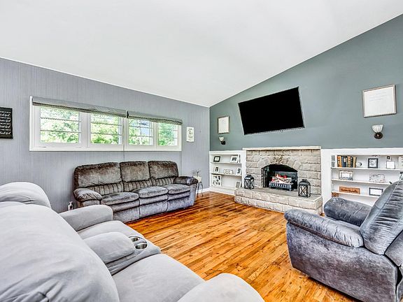 5th image of 1202 Millville Ave