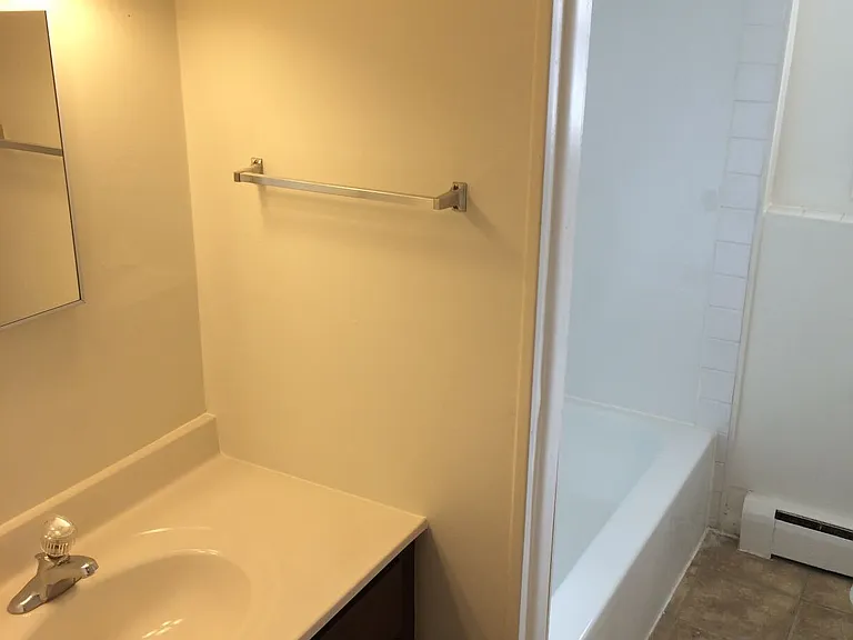 100 Drew Ln — Photo 3