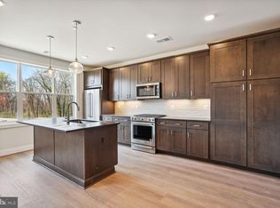 137 Warburton St, Alexandria, VA 22303