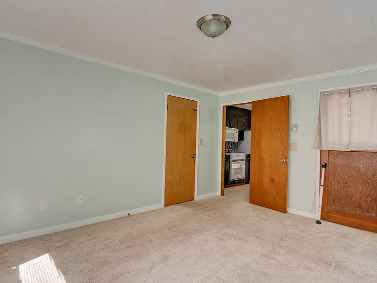 1677 NE 7th Ct — Photo 11