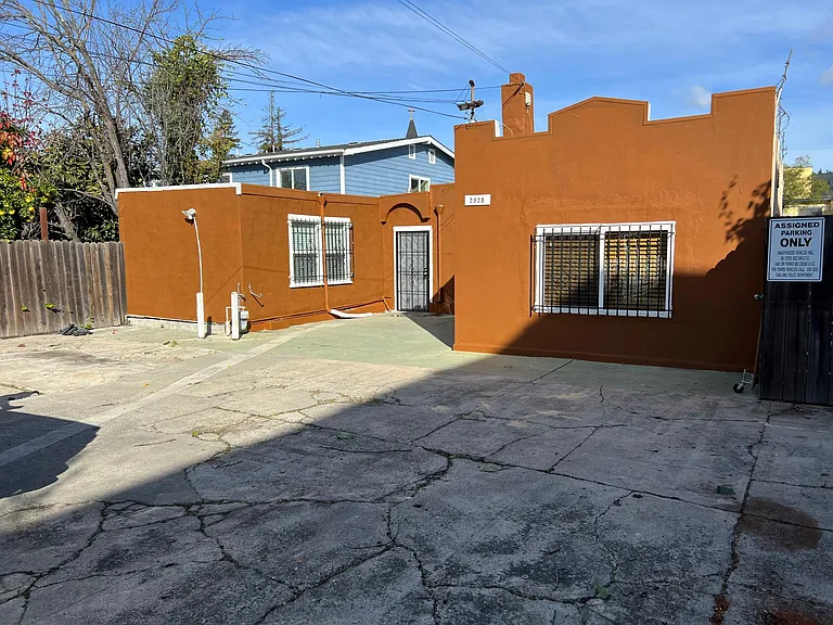 2928 Schyler St — Photo 5