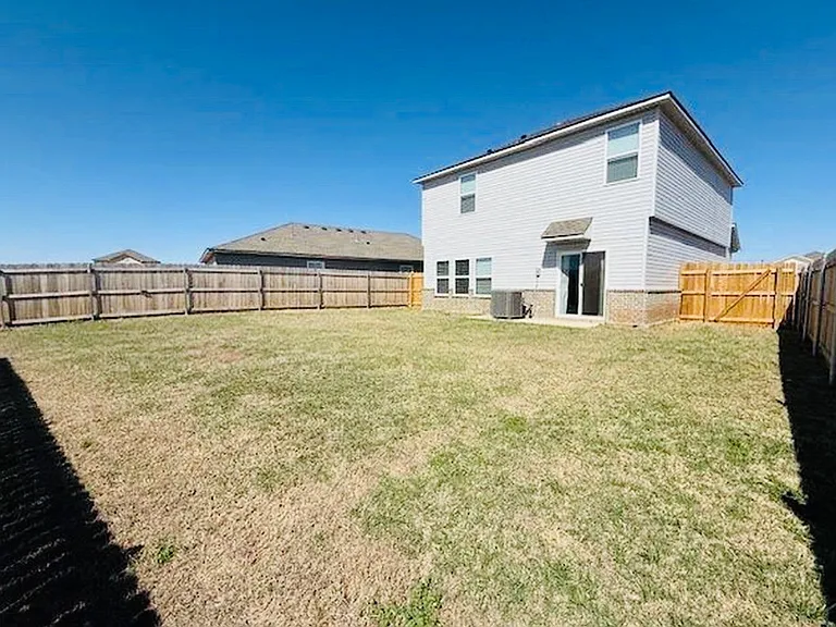 10332 NW 18th St — Photo 11