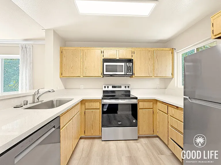 7565 Charmant Dr #302 — Photo 4