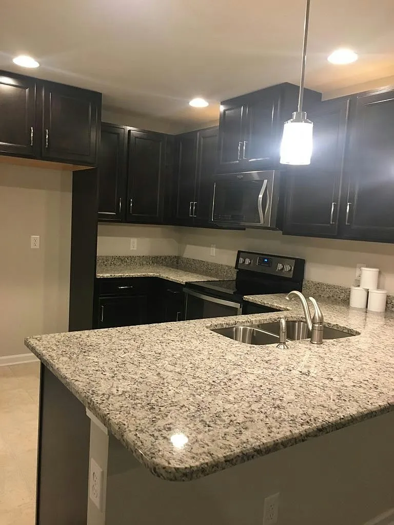 1822 Riverbirch Lane — Photo 3