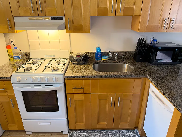 3204 Stuart Ave #B — Photo 8