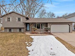 1327 Sandstone Pl, Green Bay, WI 54313