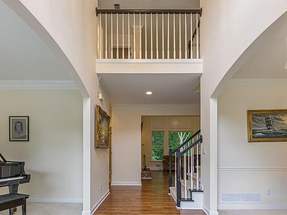 5th image of 653 Briarleigh Way
