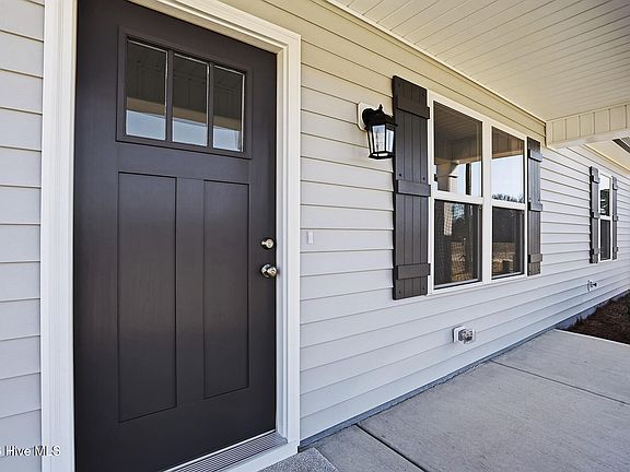 4th image of 236 Rae Street