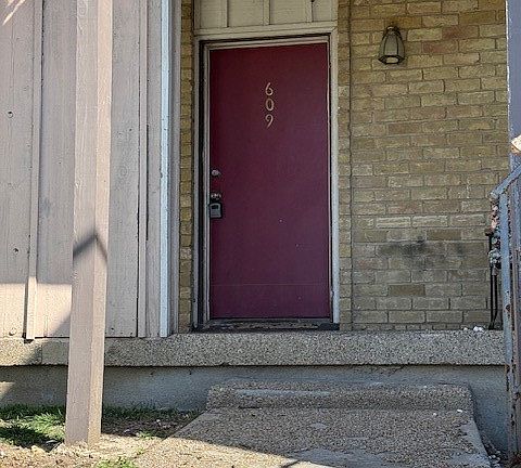 2nd image of 6012 Westridge Ln APT 609