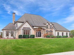 3268 Waterleaf Ln, Hartland, WI 53029