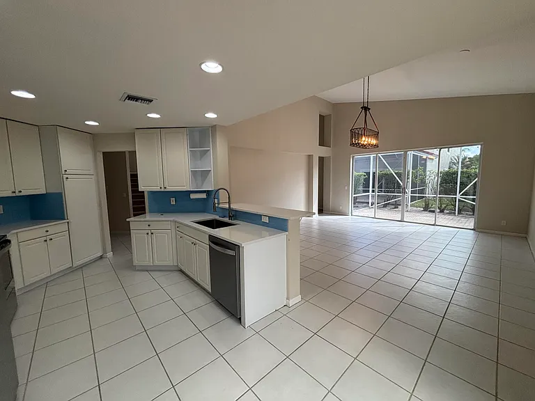 23426 Alzira Cir — Photo 3
