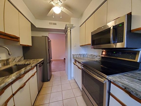 5th image of 933 Indian Cir #1