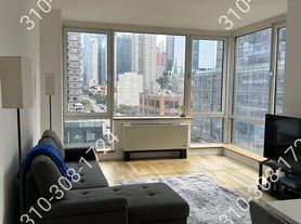 635 W 42nd St