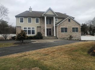 18 Cason Dr, Commack, NY 11725