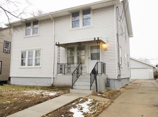 1221 S 18th St, Manitowoc, WI 54220