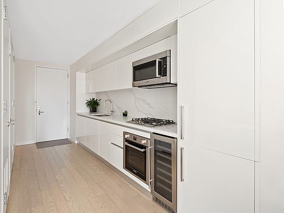 3rd image of 505 W 43rd St #7J