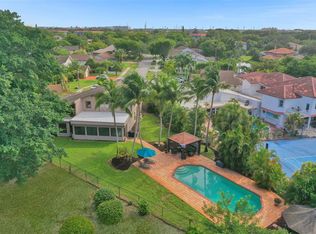 750 Bluebird Ln, Fort Lauderdale, FL 33324