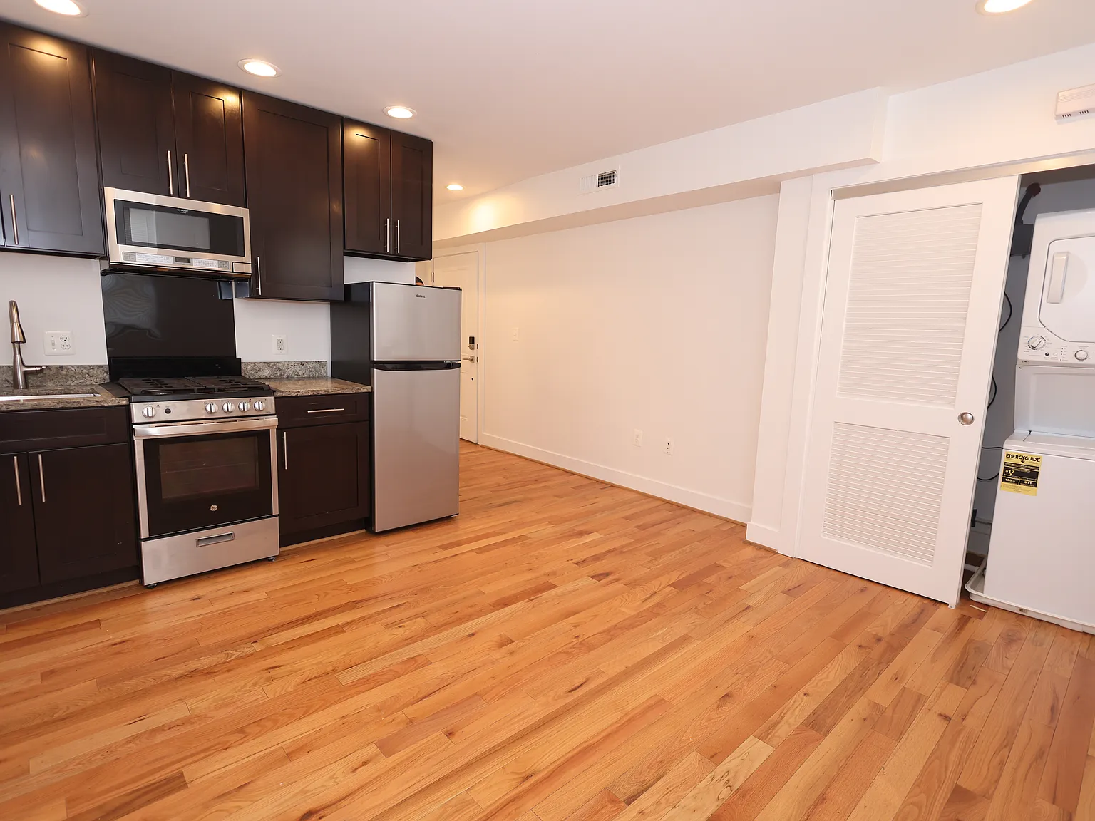 2 bed, 610 sqft, $1,750 — Photo 4