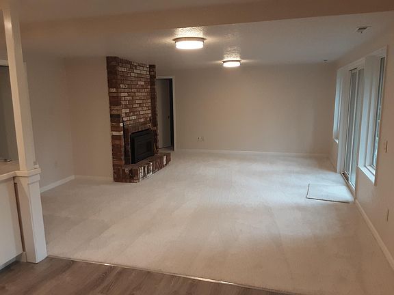 4th image of 16703 SE 31st St #A