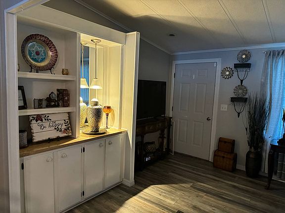 5th image of 2212 Ridgecrest Dr