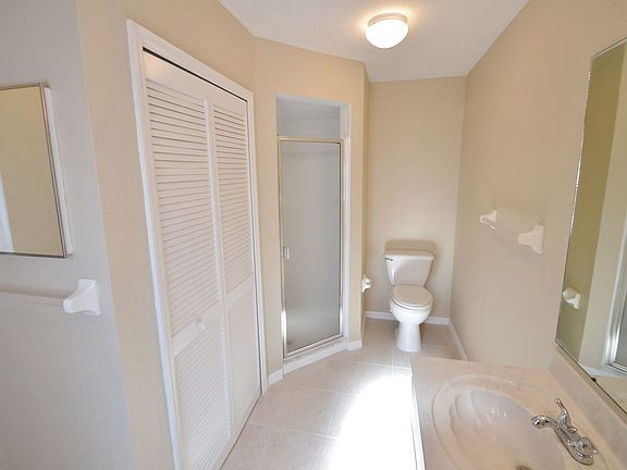 5th image of 2121 SW 44th St