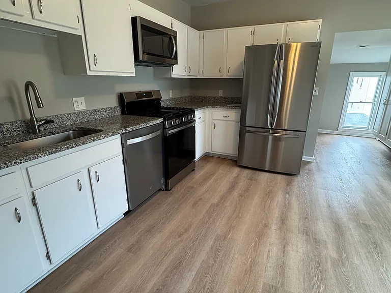 19 Everett Ave #2 — Photo 6