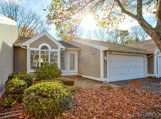 300 Appletree Ln #68, Holland, MI 49423