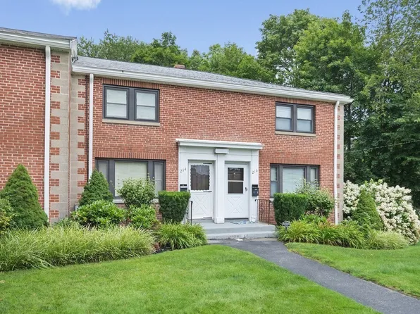 214 Church St Unit 214, Waltham, MA 02452