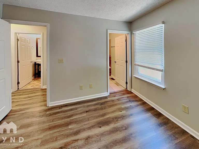 8224 Wynewood Ct — Photo 9