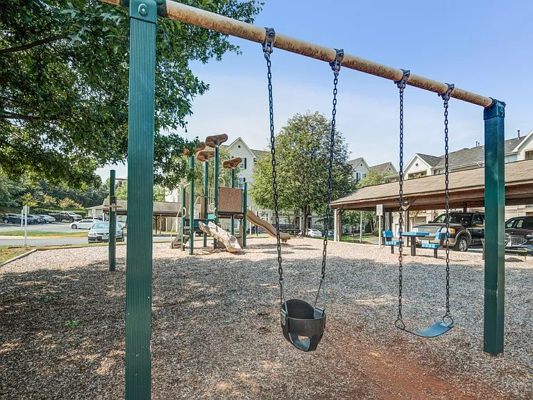 Village at Potomac Falls Apartment Homes — Photo 25