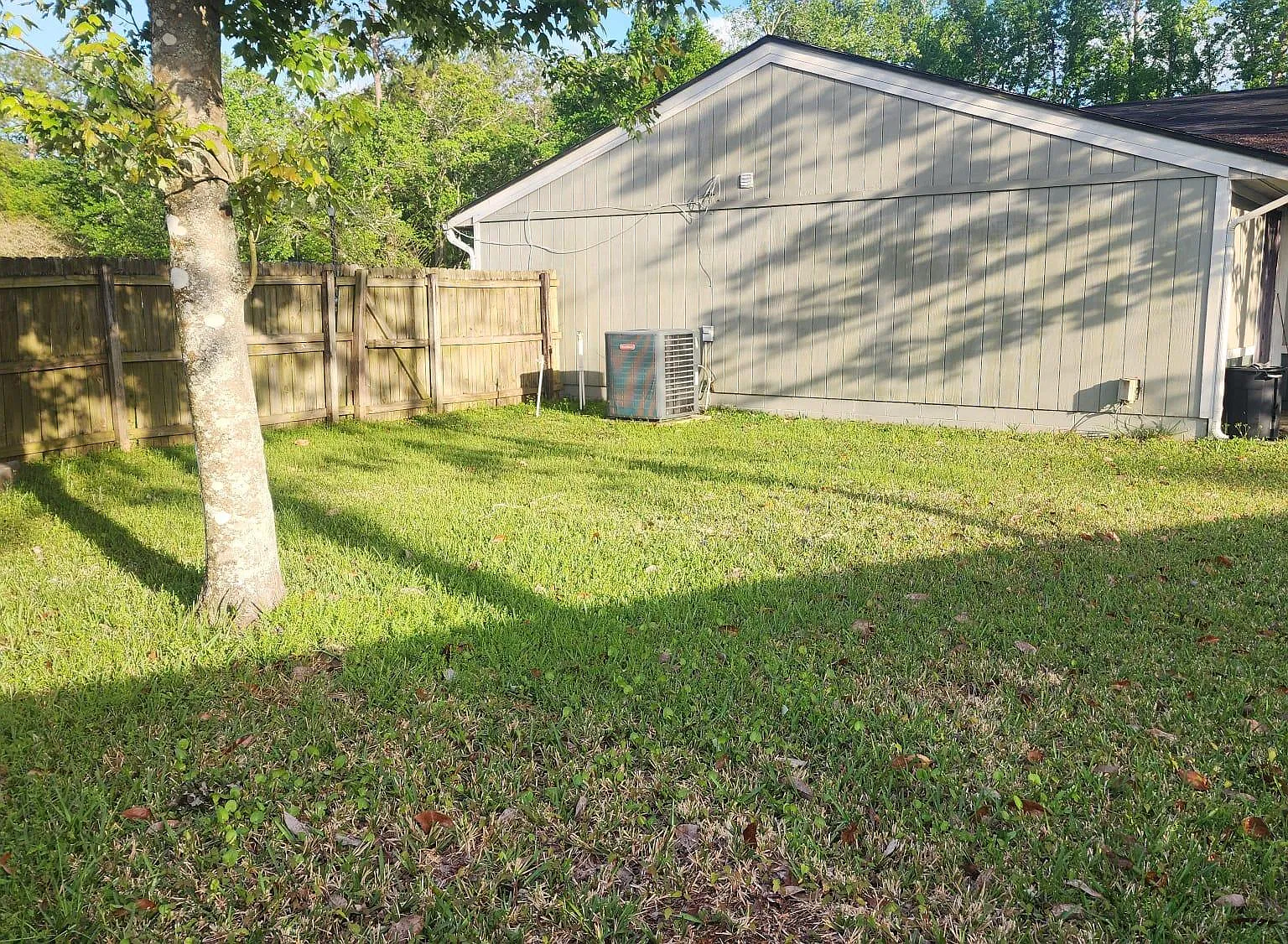 5 bed, 1958 sqft, $550 — Photo 3