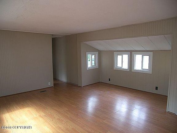 5th image of 2616 Mercier St