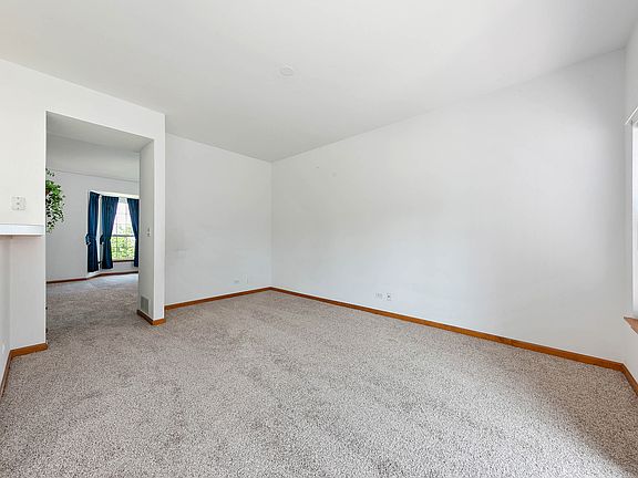 5th image of 2445 Courtyard Cir Unit 2
