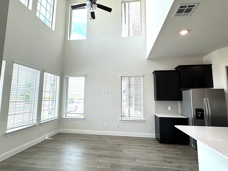 4546 Community Ct — Photo 8