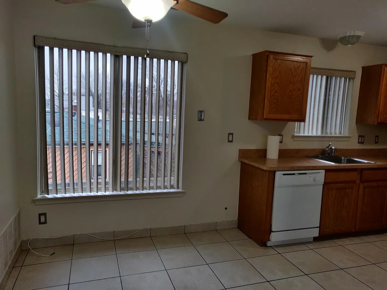 1 bed, 900 sqft, $1,150 — Photo 3