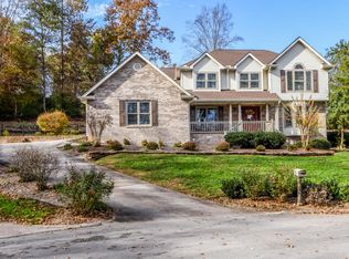 2113 Waterloo Dr, Maryville, TN 37803