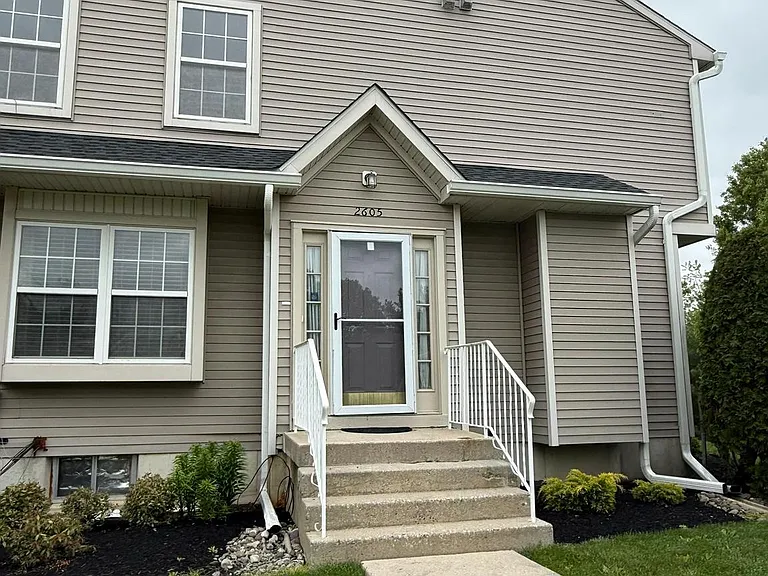 2605 Gramercy Way — Photo 3