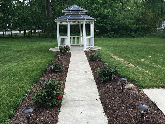 3rd image of 26238 Hilliard Blvd