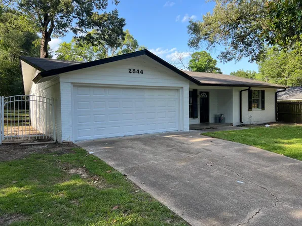 2844 Emily Ln, Tyler, TX 75701